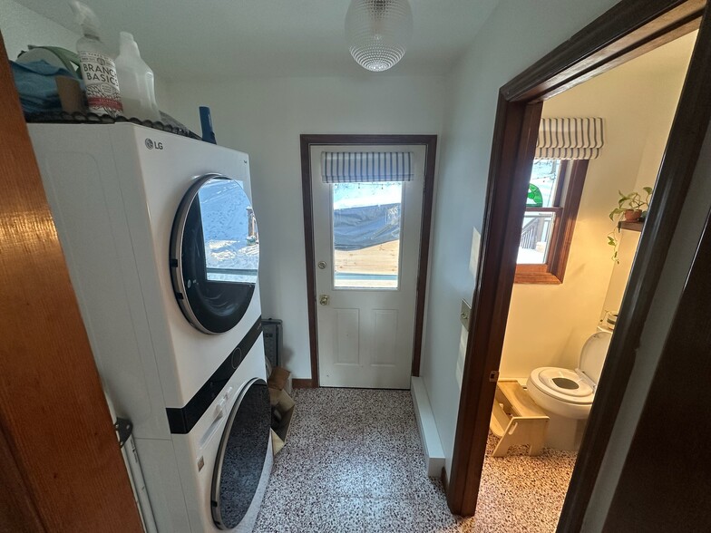 Laundy / Mudroom / Half Bath - 58 Reservoir Rd