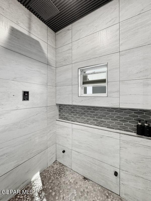 Building Photo - 5636 River Run St