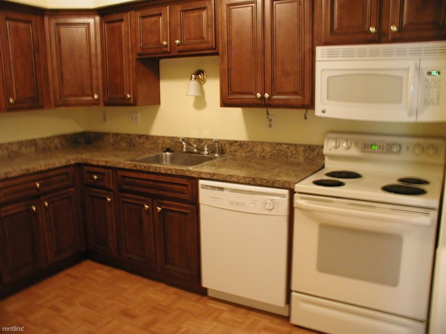 Primary Photo - 39765 Village Wood Ln