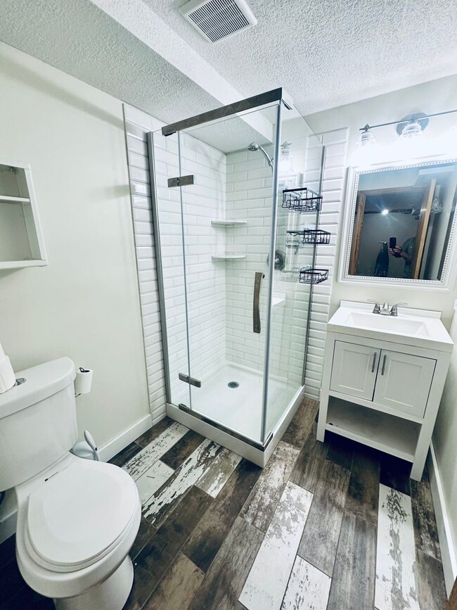 Building Photo - Gorgeous Single Family Home w/ Sundeck and Large Yard!