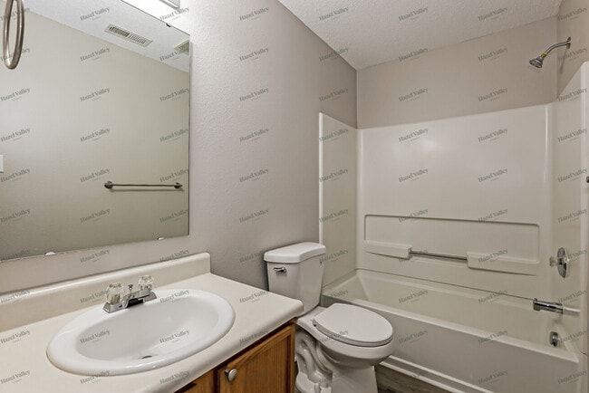 Building Photo - 10785 Cyrus Dr