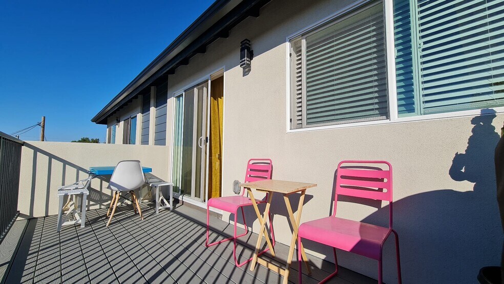 Here, you can chat with friends and family in the fresh air. - 721 E 22nd St