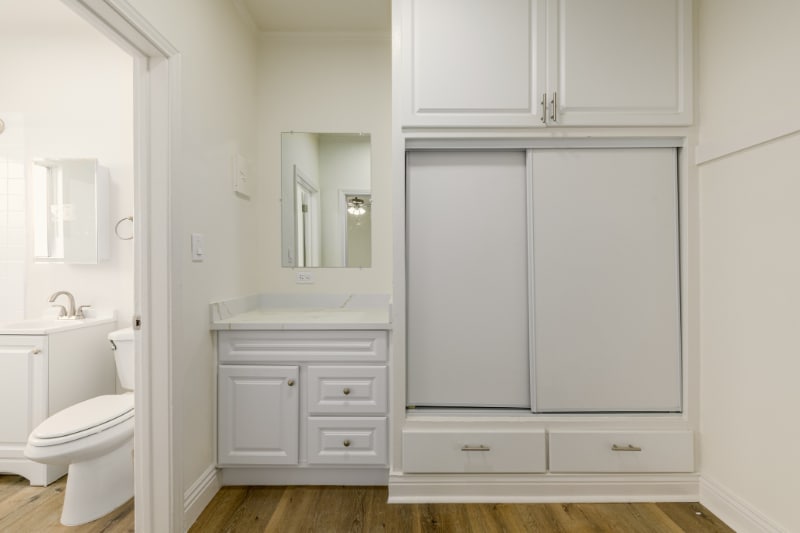 Building Photo - 1317 N Bronson Ave