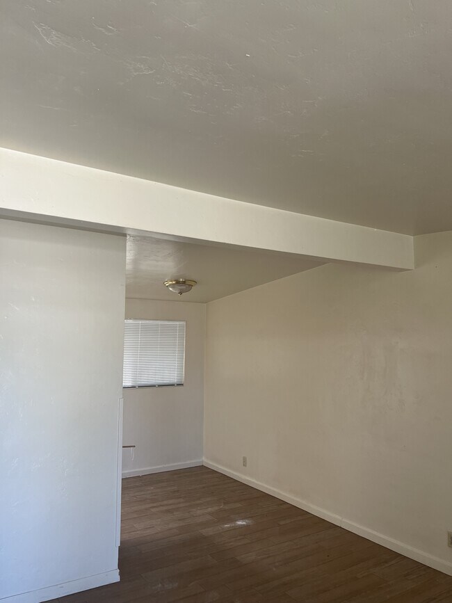Building Photo - 5734 E 35th St