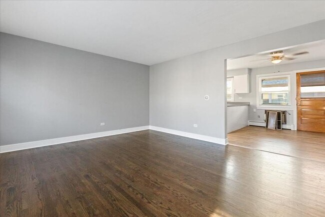 Building Photo - 2 bedroom in Chicago IL 60634