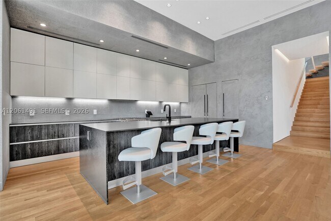 Building Photo - 240 Ocean