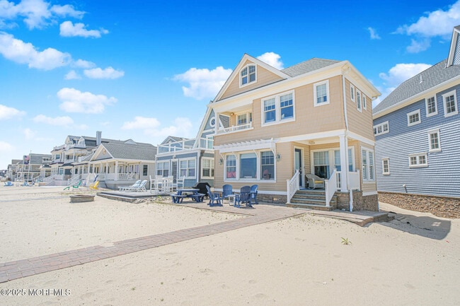Building Photo - 257 Beach Front