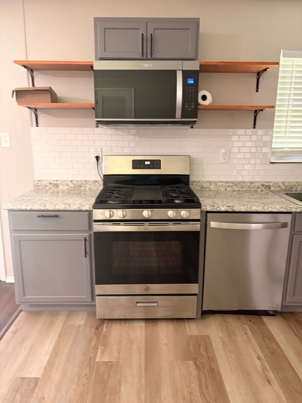 Building Photo - 4076 Fox Island Dr