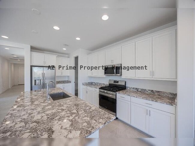 Building Photo - 4607 S 111th Dr