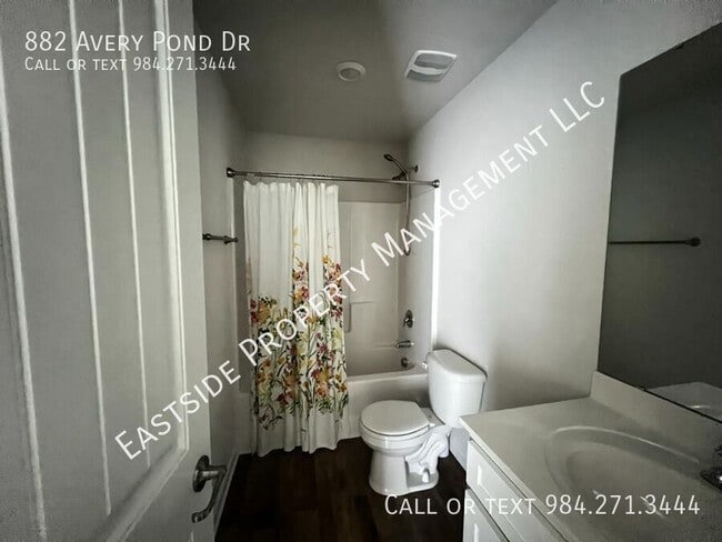 Building Photo - 882 Avery Pond Dr