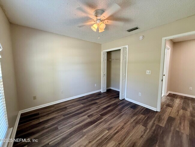 Building Photo - 4578 Blue Stream Ln N