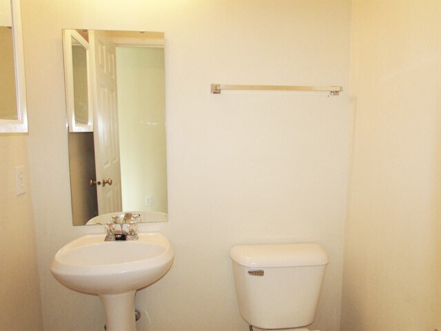 Building Photo - 1773 Salina Dr