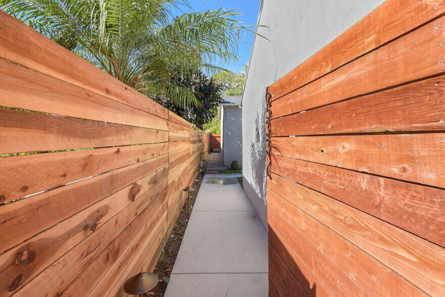 Building Photo - 6533 Ben Ave