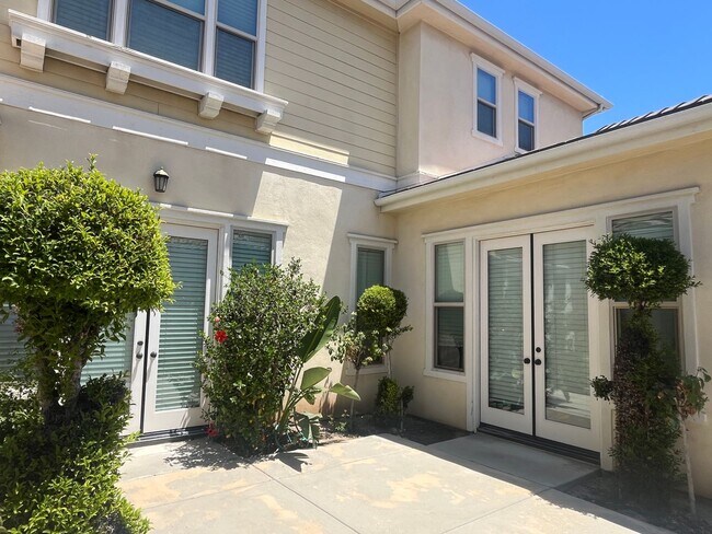 Building Photo - Beautiful San Dimas Home in Gated Community
