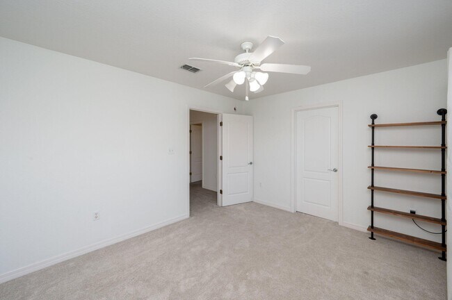 Building Photo - 265 Chipola Cove