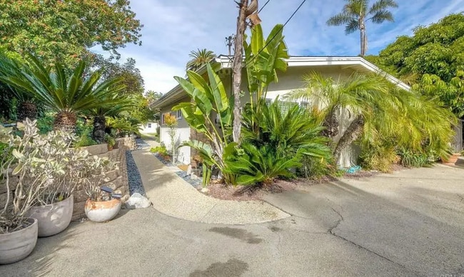 Primary Photo - 142 W Glaucus St