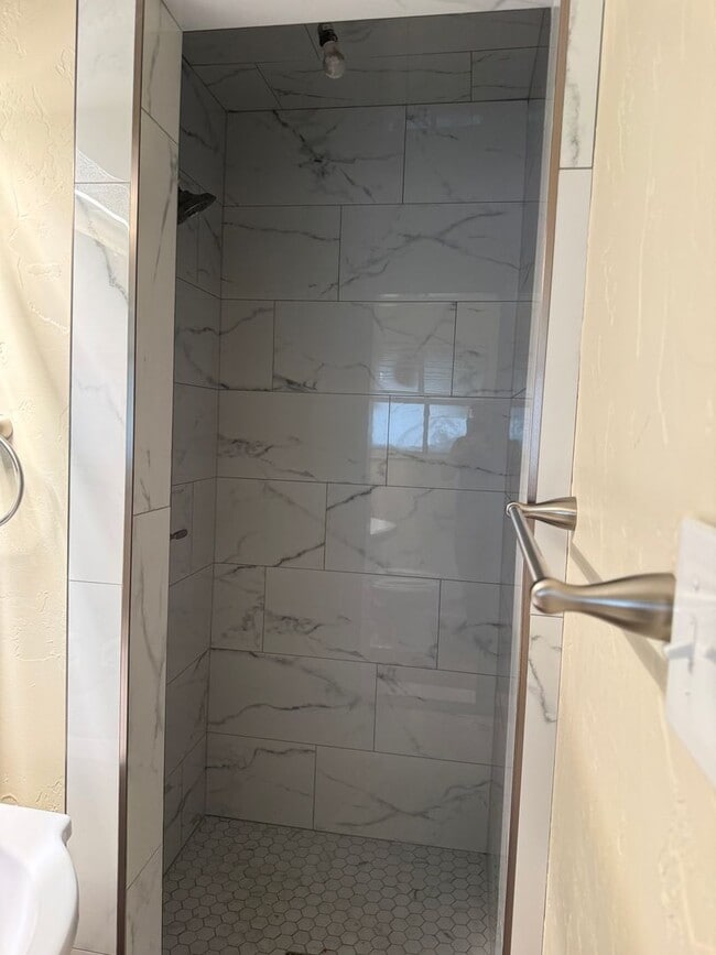 Building Photo - 3/2 Fenced yard PET FRIENDLY PTISD