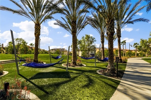 Building Photo - 10 Poppy