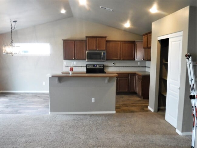 Building Photo - Awesome Caldwell 3 bed, 2 bath cutie!