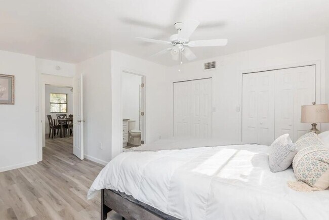 Building Photo - Housing Voucher Accepted: Charming 3-Bedro...