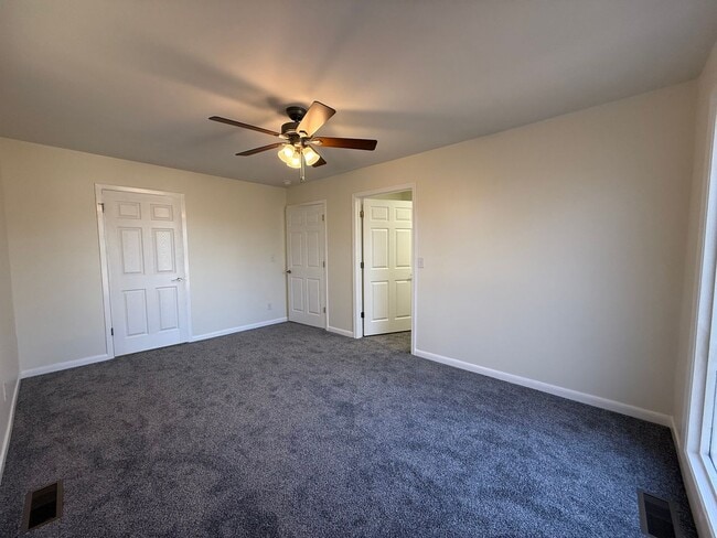 Building Photo - Newly renovated 3 Bedroom 3 Bathroom Home ...