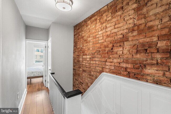 Building Photo - 1316 Dorrance St