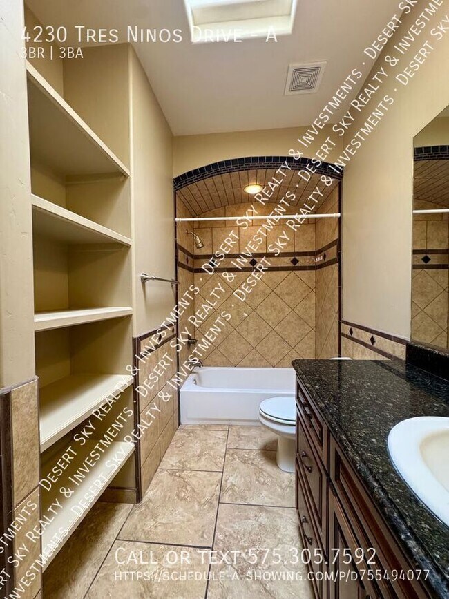 Building Photo - 4230 Tres Ninos Dr