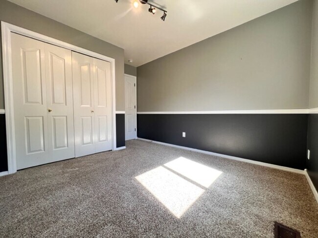 Building Photo - 14390 W Kettle Creek Dr