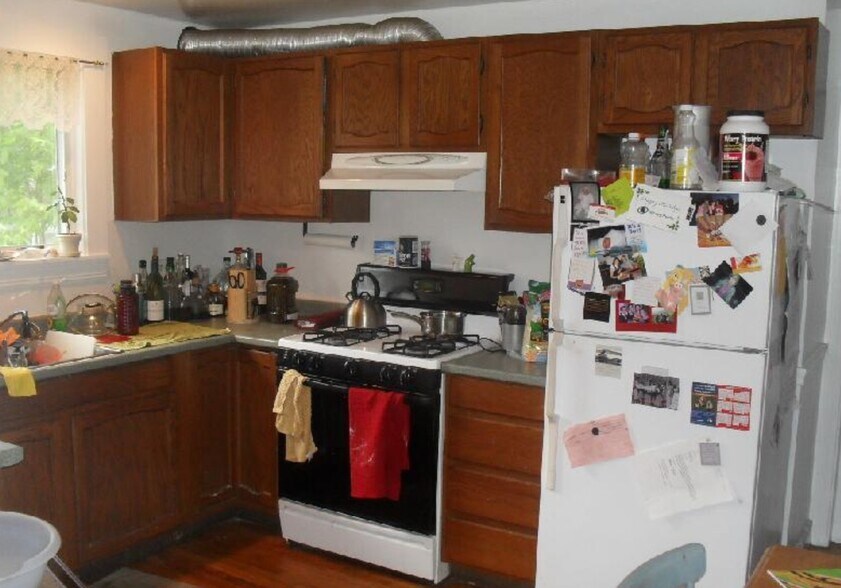 Building Photo - 14 Stockwell St