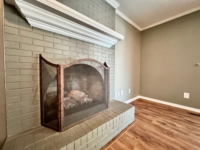 Building Photo - Great Neck Pool Home! First-Time Rental Available NOW! Pet Friendly - Corner Lot - Top Schools!