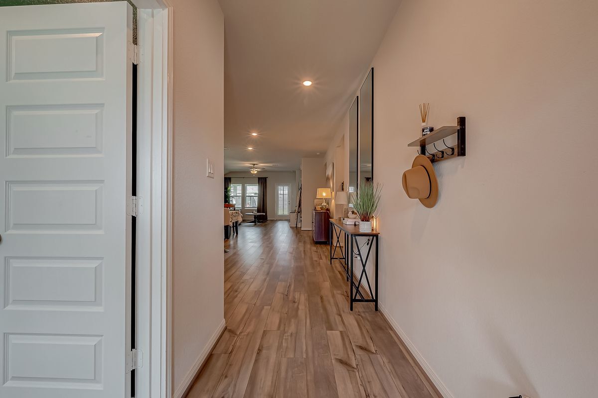 Building Photo - 2114 Cherryvale Dr