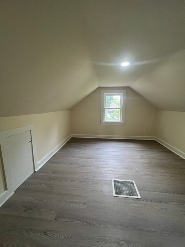 Building Photo - 680 E Main St