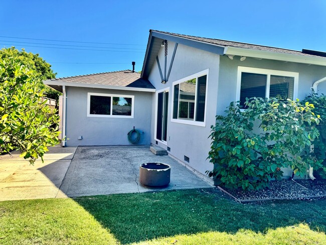 Building Photo - Beautiful 4 Bed 2 Bath San Jose Home - Lar...