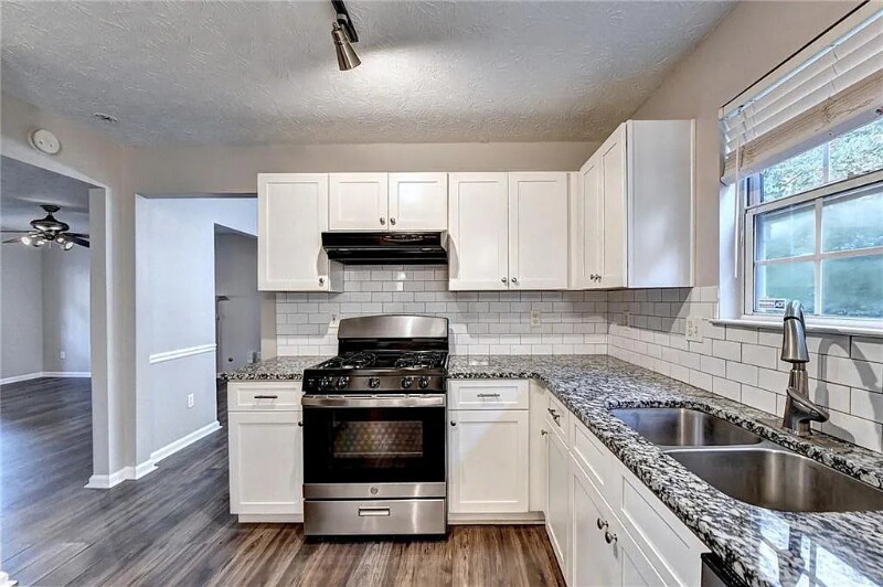 Building Photo - 1227 Yellow River Dr