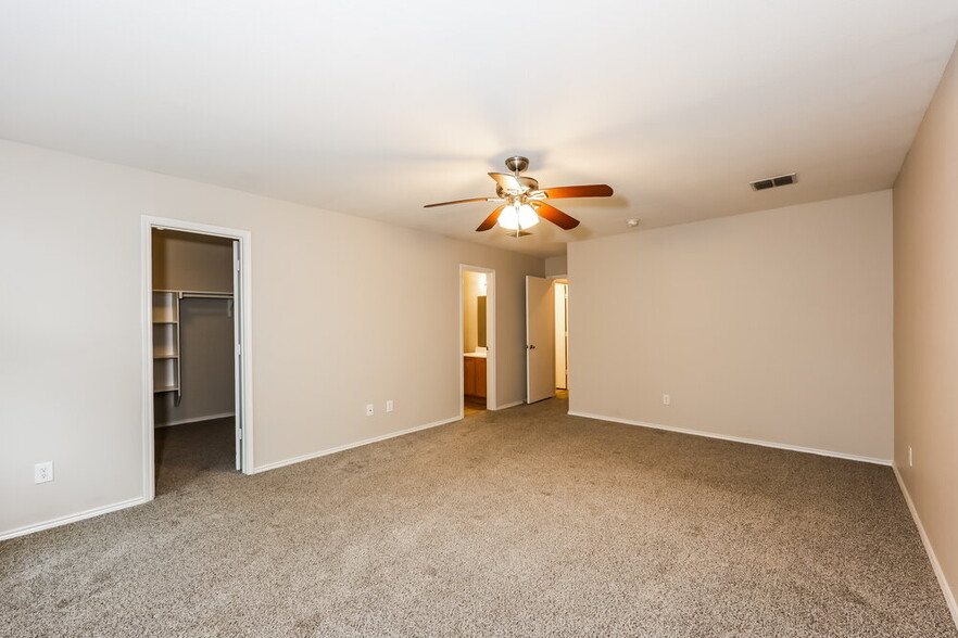 Building Photo - 1304 Castle Ridge Rd