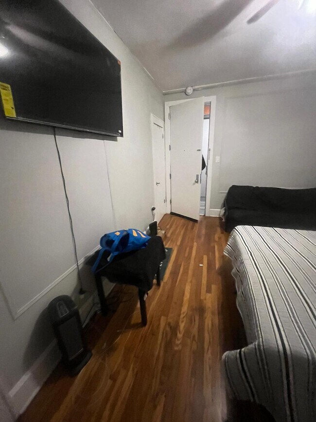 Building Photo - 1144 E Grand St