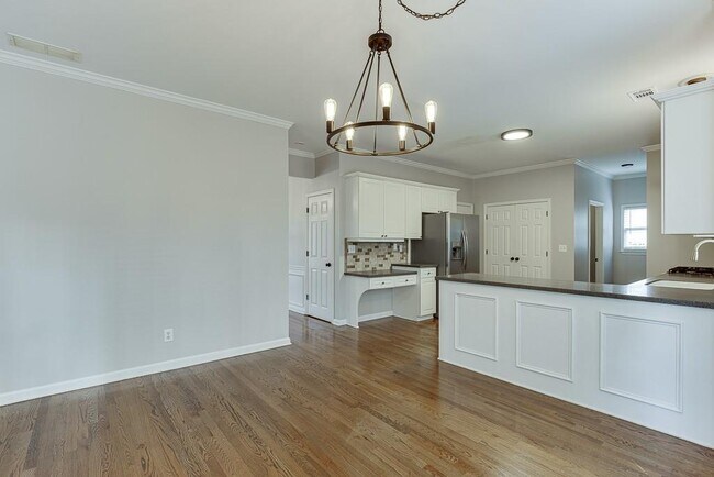 Building Photo - 1795 Lake Heights Cir