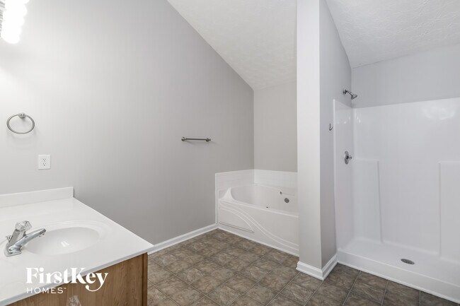 Building Photo - 619 Shadow Valley Ct