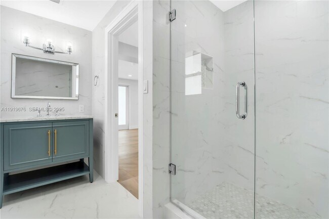 Building Photo - 6499 SW 39th St