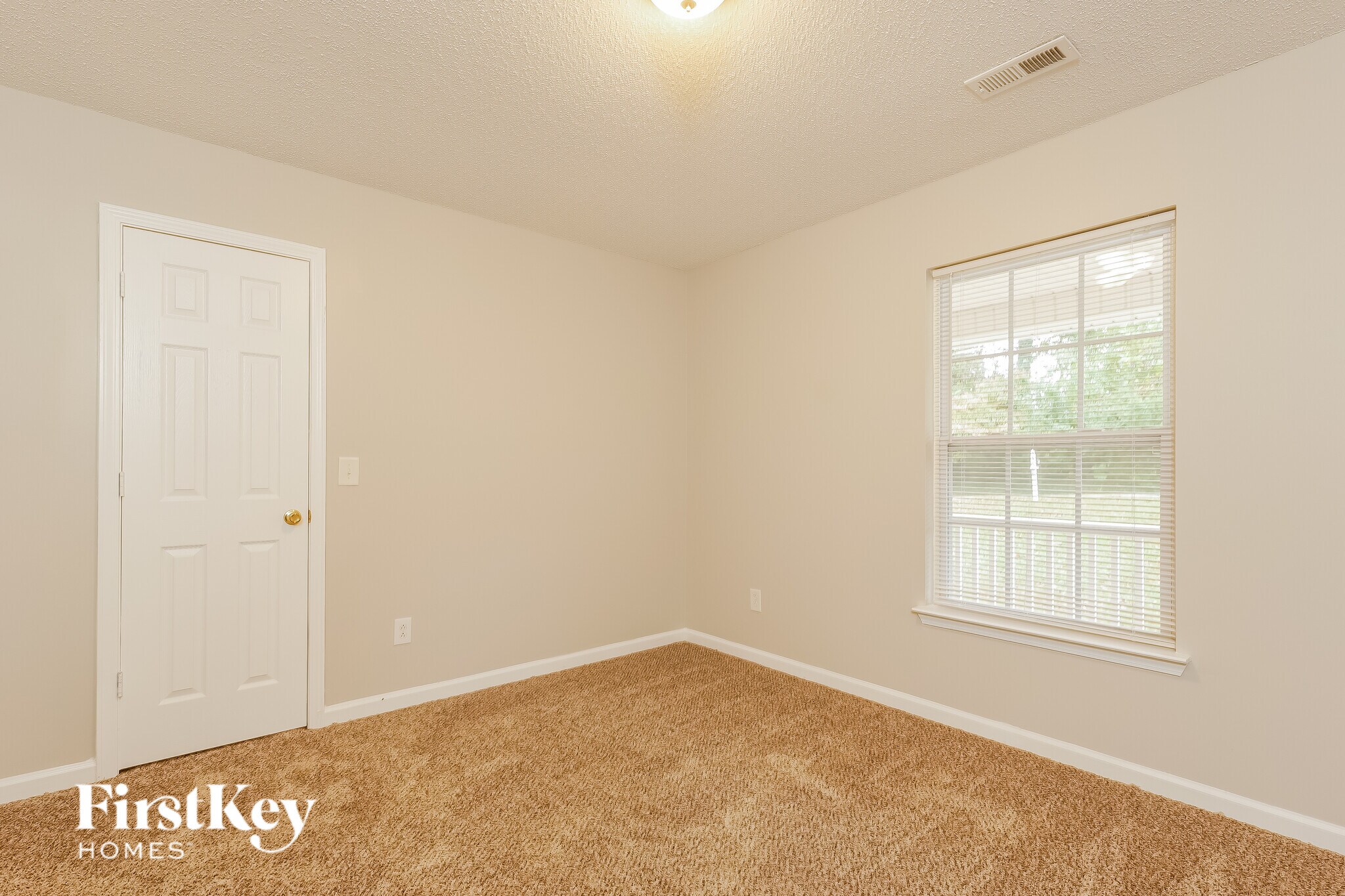 Building Photo - 3975 Leinbach Dr