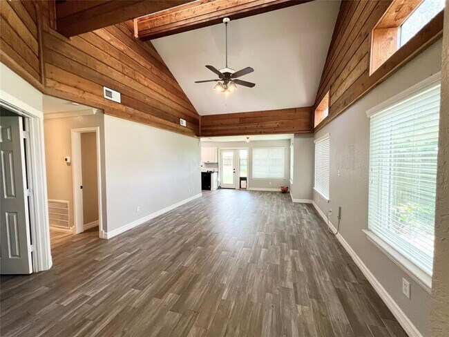 Building Photo - 3215 Keywood Ln
