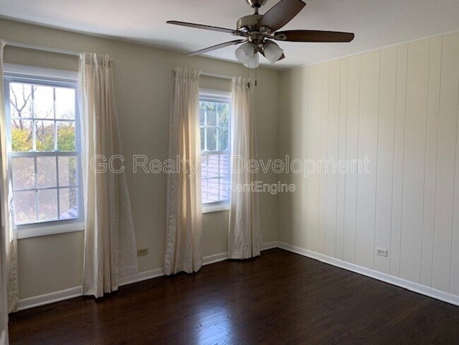 Building Photo - 87 W Surrey Ln