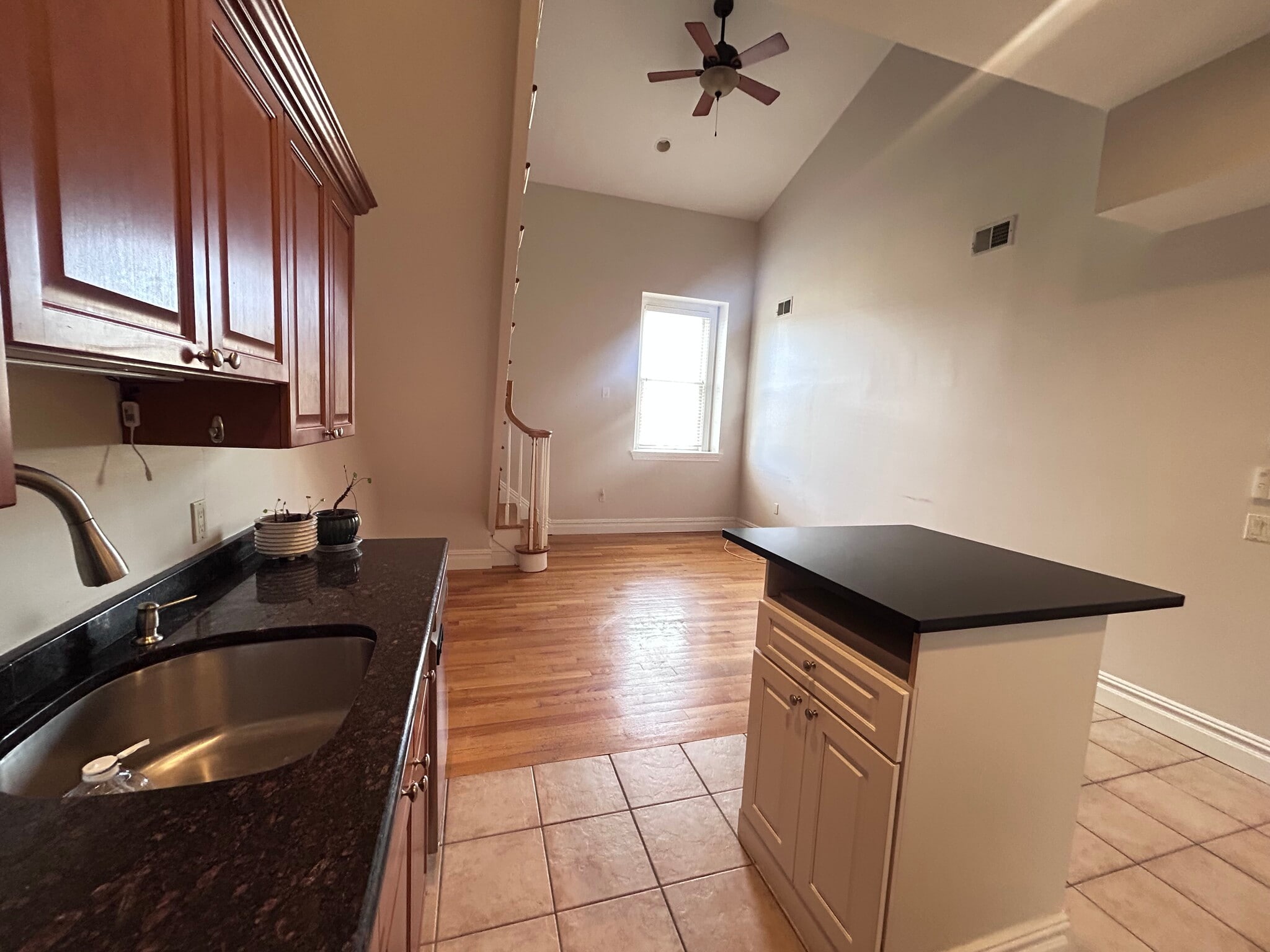 Building Photo - 1 John St