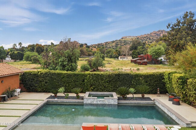 Building Photo - 9651 Sagebrush Ave