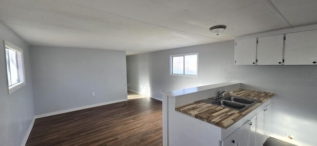 Building Photo - 2623 W Black Creek Rd