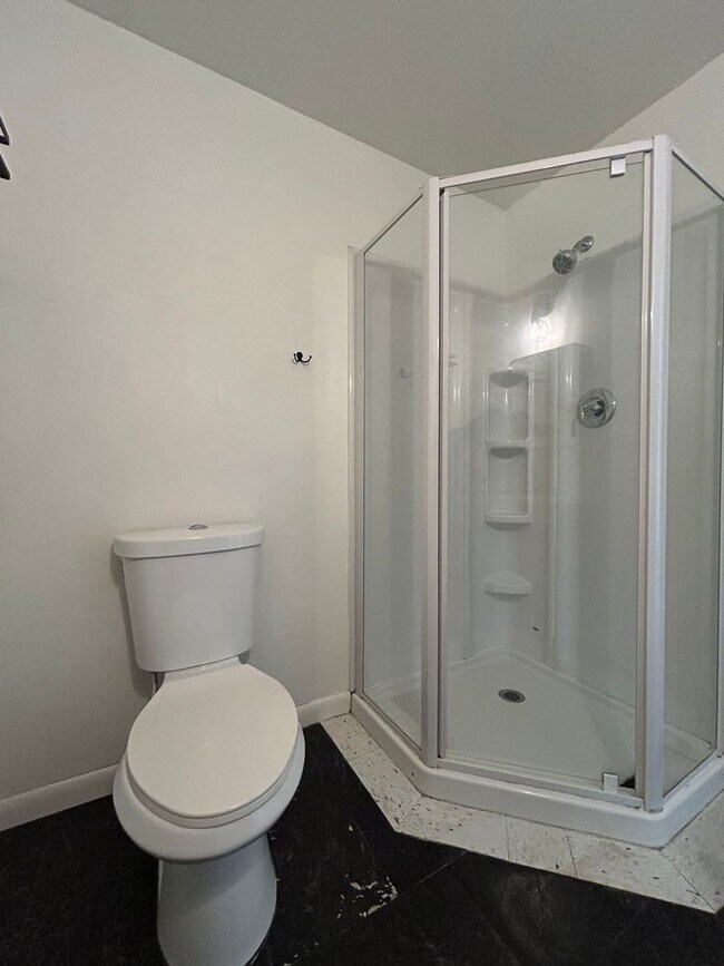 Building Photo - 3850 N Collister Dr