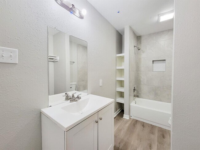 Building Photo - 15814 Murrelet Ct