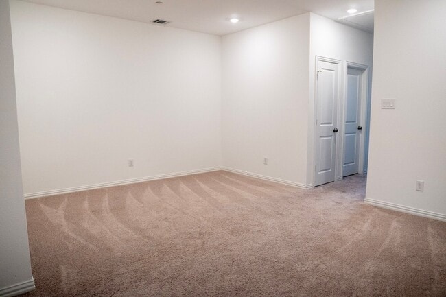 Building Photo - 2913 Alto Dr