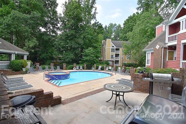 Building Photo - 2500 Cranbrook Ln
