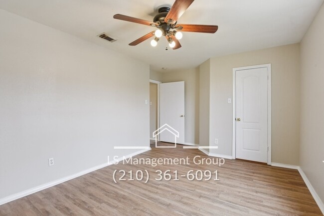 Building Photo - 7636 Oak Chase